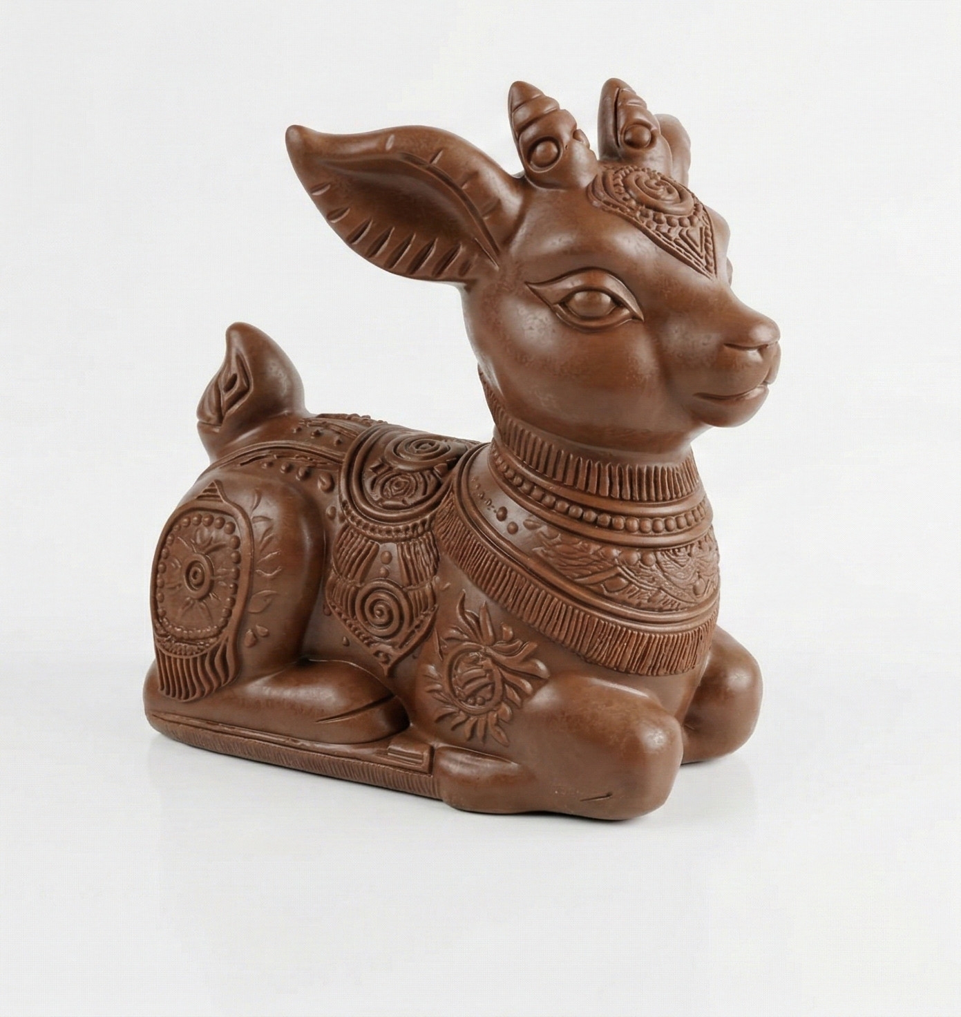 Статуя оленя в египетском стиле