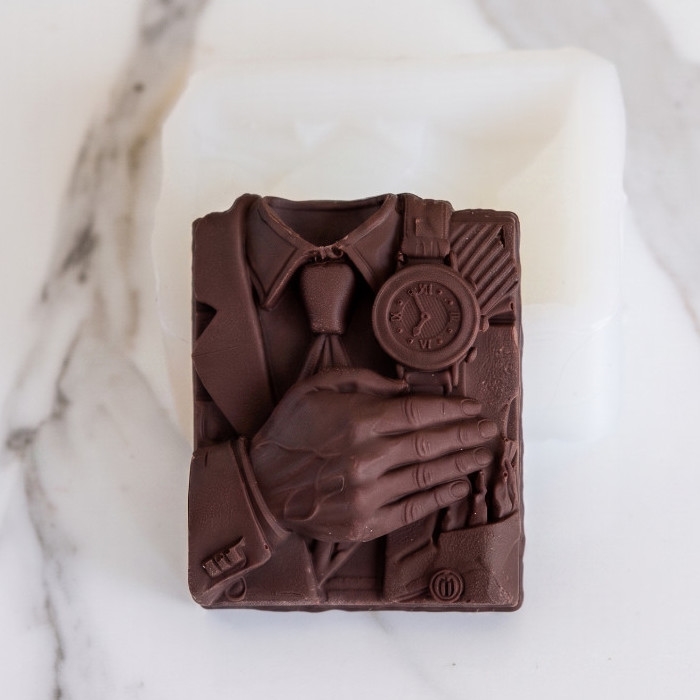 Костюм и часы